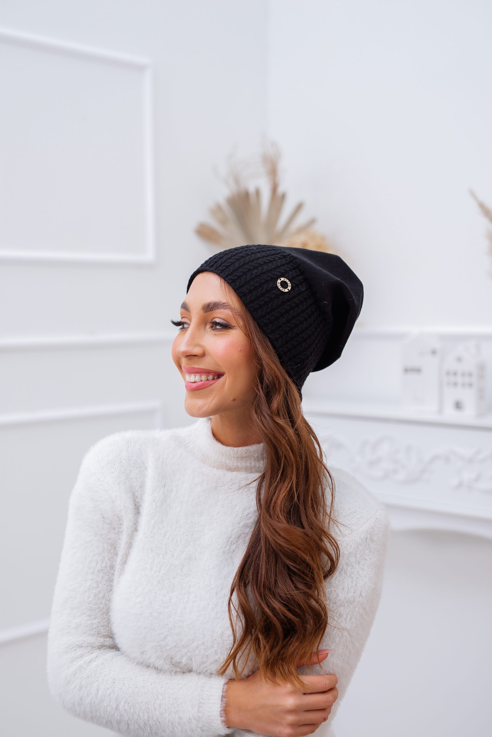 Woman Bamboo Slouch Beanie Black
